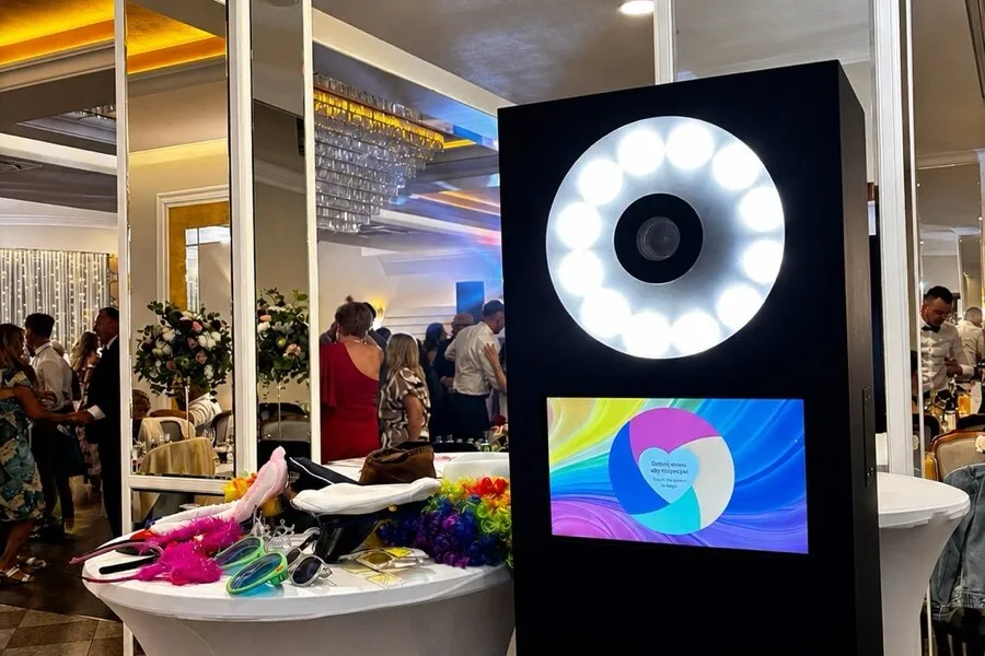 Fotobudka klasyczna na sali eventowej